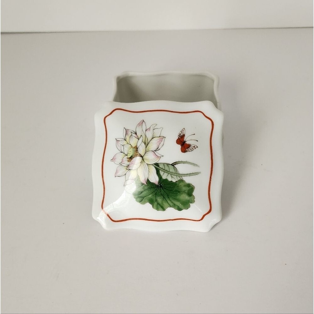 Vintage Lotus the Toscany Collection Japan Porcelain Jewelry Trinket Box